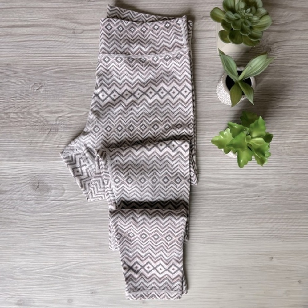 IVORY ELLA chevron print leggings size M EUC